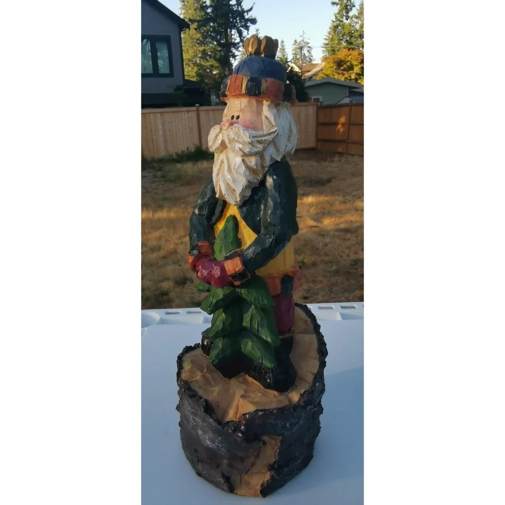 Windsor Collection Santa Claus Resin Wood Spirit for Shelf  11